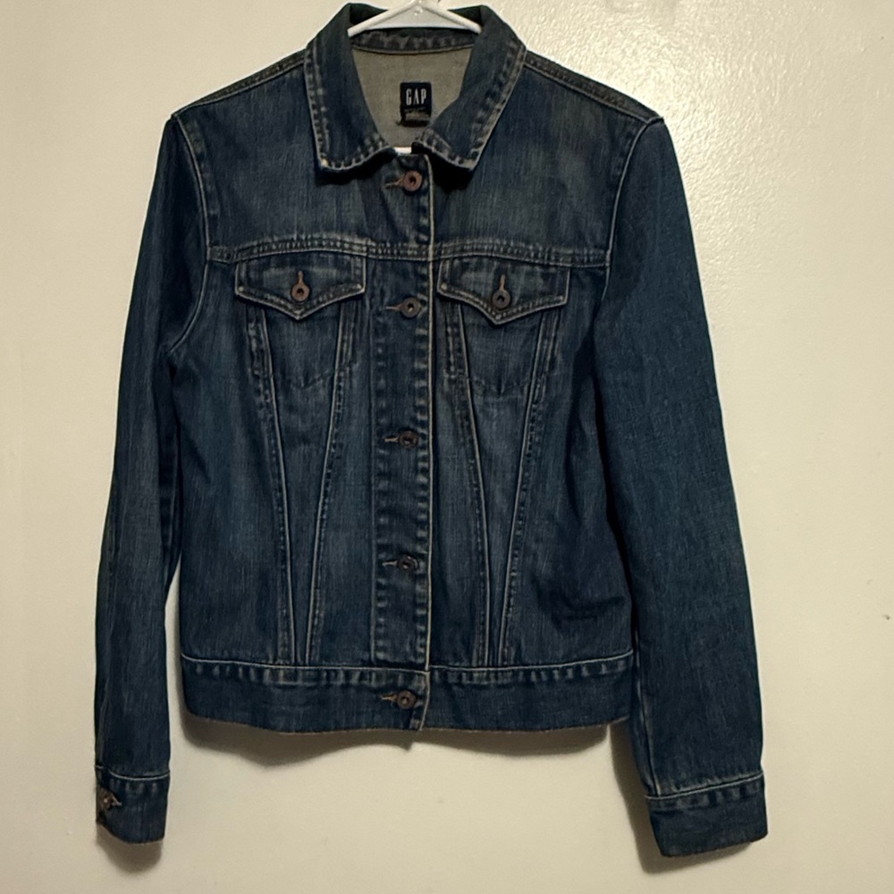 GAP Women's Blue Denim Jacket Size Medium Classic Trucker Medium‎ Wash
